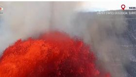 VIDEO Vulcanul Kilauea din Hawaii erupe de 32 de ori în mai puțin de 8 luni, oferind un spectacol natural impresionant
